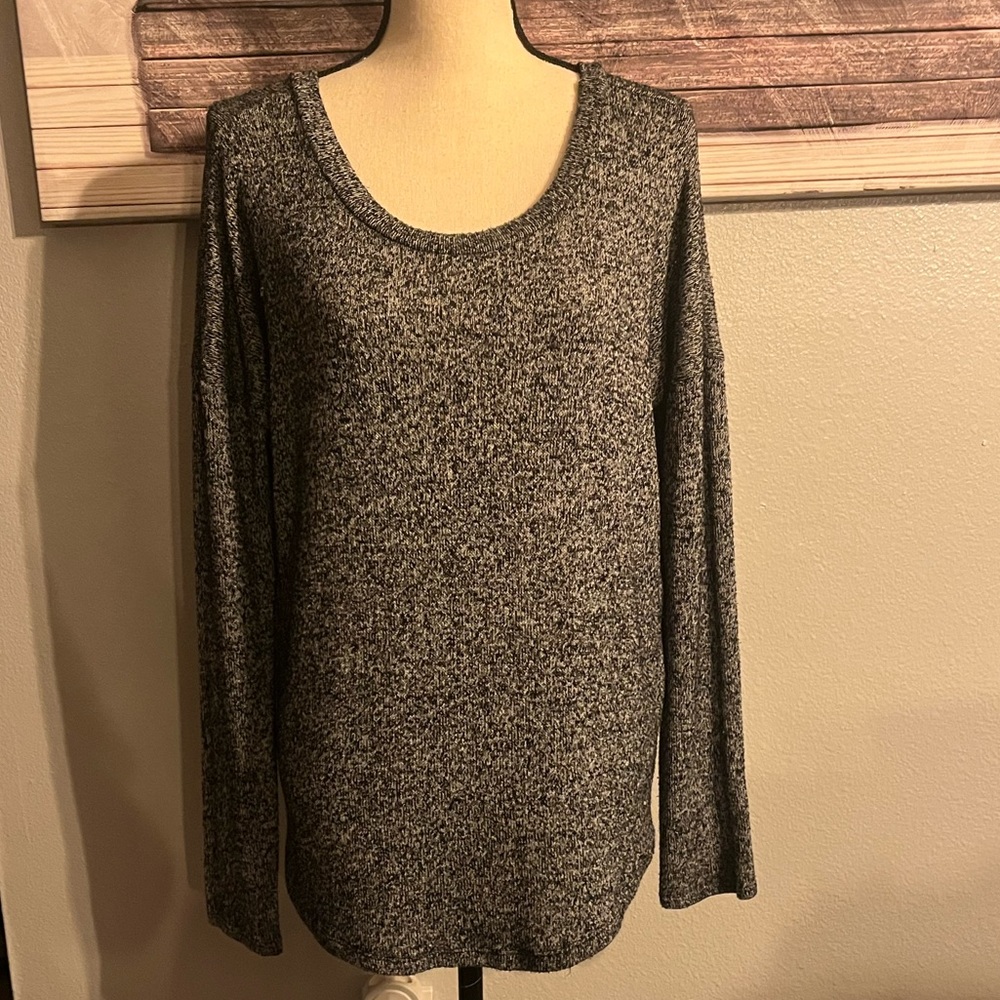 ♥️❄️Forever 21 Women’s Sweater Black/White Size Medium